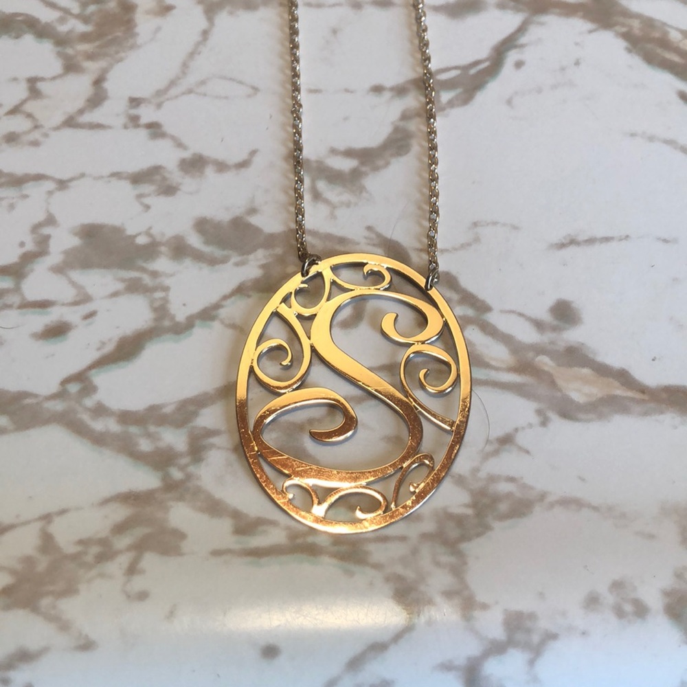 “S” necklace 💛